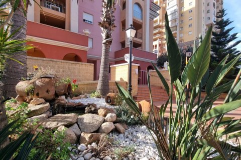 Apartamento en venta en Torrevieja, Alicante, España 2 dormitorios, 70 m2 No. 147311 - foto 2