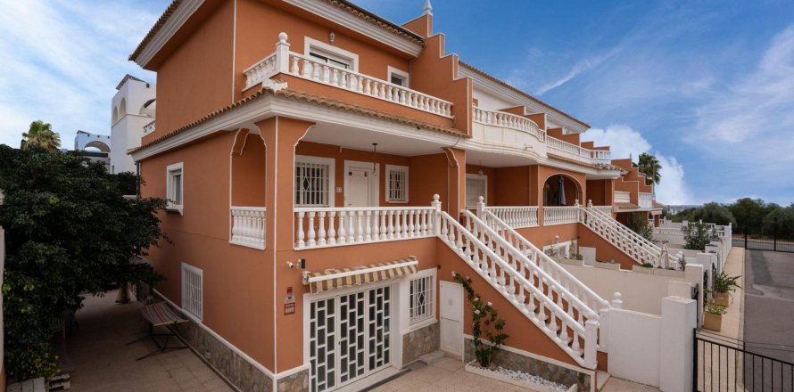 Casa a Rojales, Alicante, Spagna 3 camere da letto, 169 mq. N° 147308