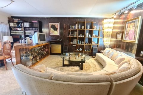 Rindu māja Elda, Alicante, Spānijā 4 istabas, 350 m2 Nr. 150165