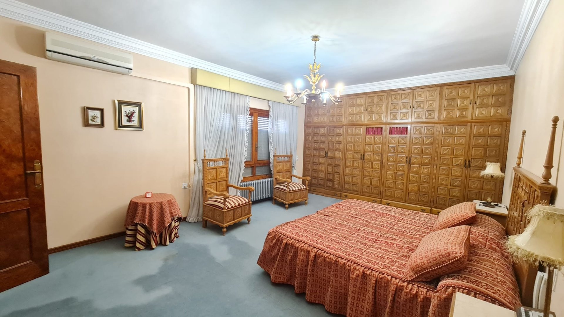 Townhouse in Elda, Alicante, Spain 4 bedrooms, 350 sq.m. No. 150165