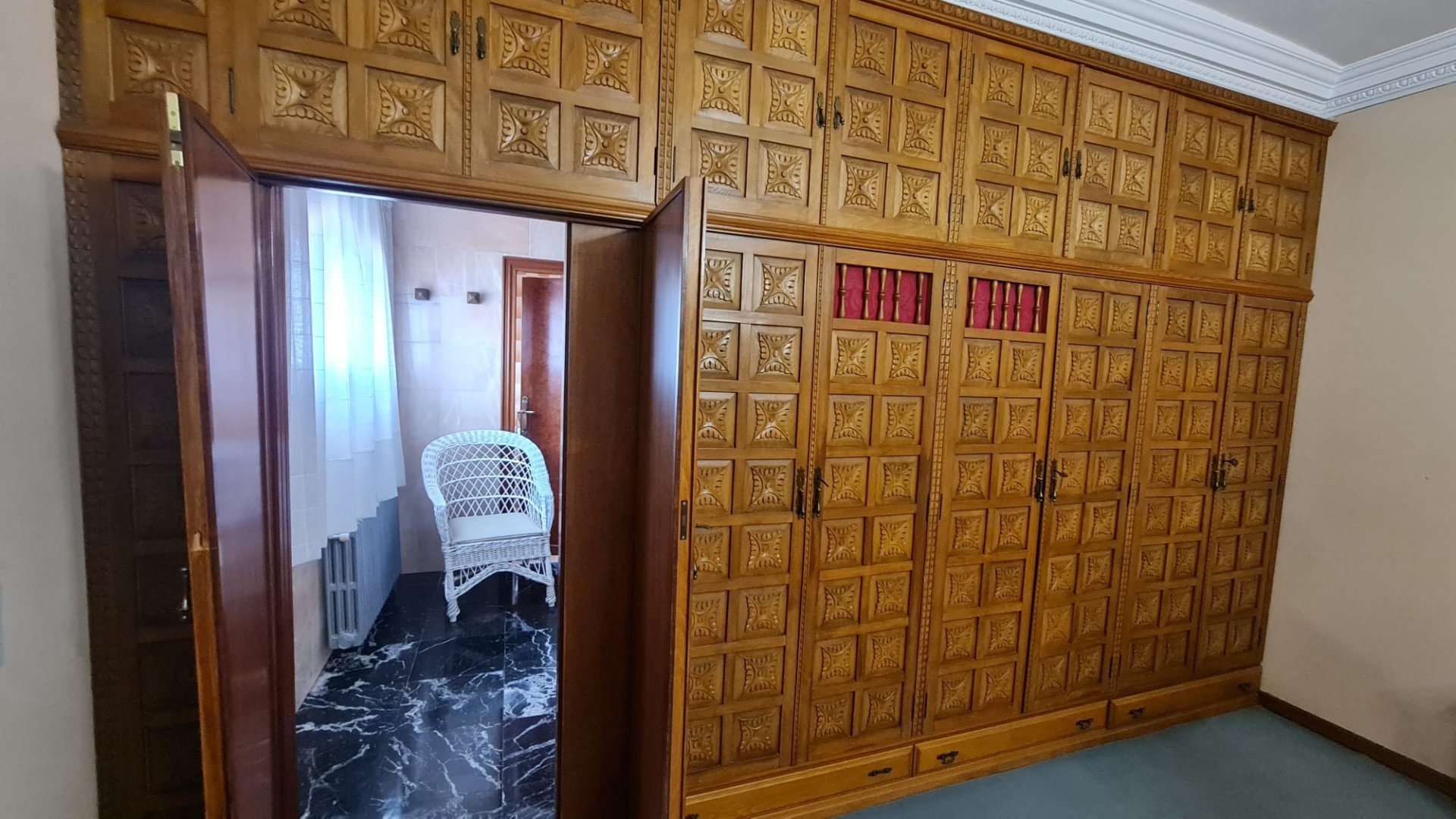 Townhouse in Elda, Alicante, Spain 4 bedrooms, 350 sq.m. No. 150165