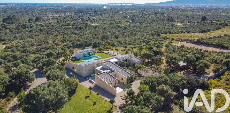 Hus i Mallorca, Spanien 6 sovrum, 576 kvm. Nr. 172534