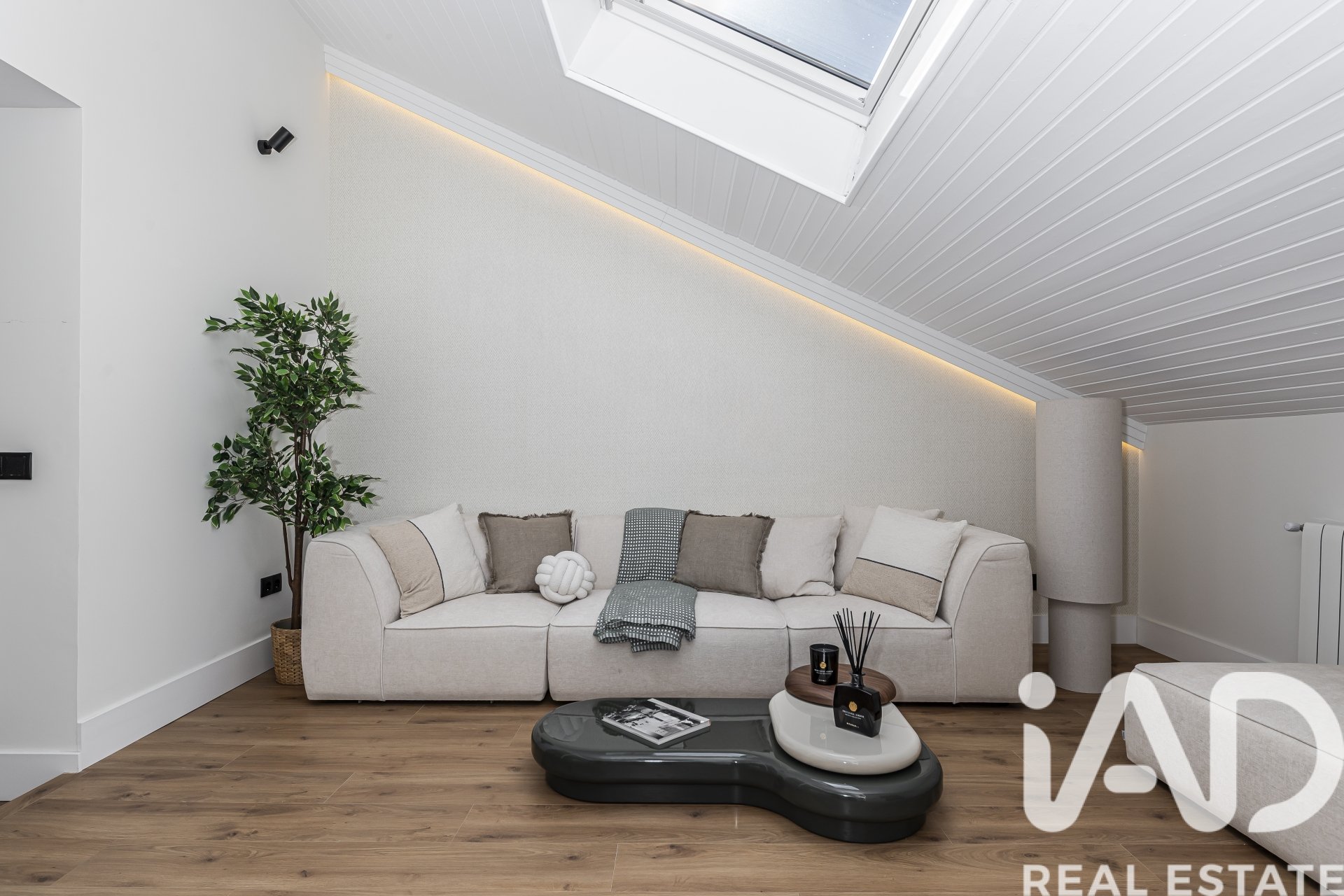 Duplex a Madrid, Spagna 1 camera da letto, 77 mq. N° 172529