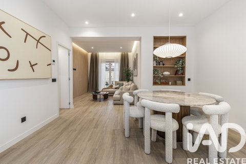 Apartamento en venta en Madrid, España 2 dormitorios, 113 m2 No. 172530 - foto 2