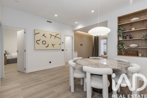 Apartamento en venta en Madrid, España 2 dormitorios, 113 m2 No. 172530 - foto 3