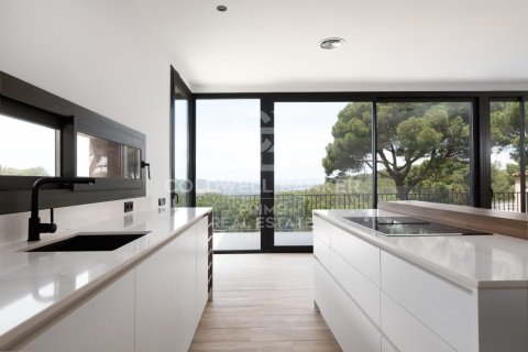 House for sale in Begur, Girona, Spain 4 bedrooms, 282 sq.m. No. 160405 - photo 2