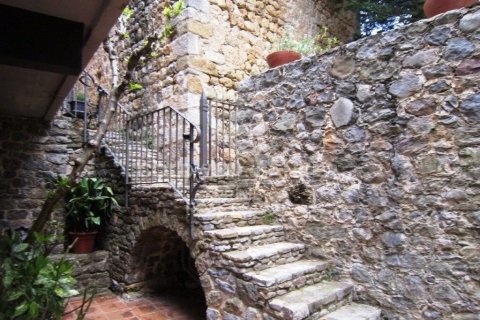 House for sale in Girona, Spain 6 bedrooms, 370 sq.m. No. 160408 - photo 15