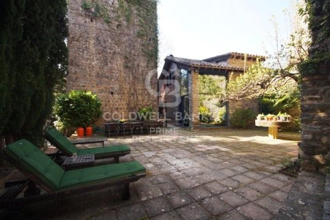 House for sale in Girona, Spain 6 bedrooms, 370 sq.m. No. 160408 - photo 3