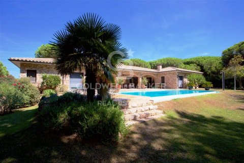 Villa zum Verkauf in Pals, Girona, Spanien 5 Schlafzimmer, 455 m2 Nr. 160407 - Foto 3