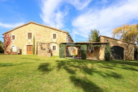 Māja pārdošanā Caldes de Malavella, Girona, Spānijā 7 istabas, 993 m2 Nr. 160409 - attēls 2
