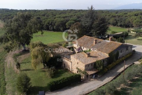 Hus i Caldes de Malavella, Girona, Spanien 7 sovrum, 993 kvm. Nr. 160409