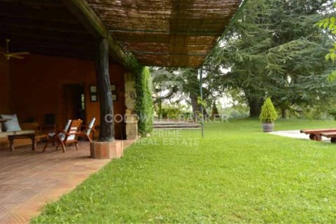 Hus till salu i Caldes de Malavella, Girona, Spanien 7 sovrum, 993 kvm. Nr. 160409 - foto 15