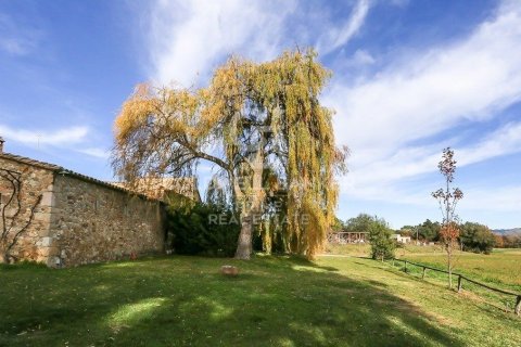 Hus till salu i Caldes de Malavella, Girona, Spanien 7 sovrum, 993 kvm. Nr. 160409 - foto 19