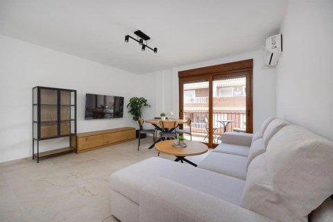 Huoneisto myytävänä Alicante, Espanja, 3 makuuhuonetta, 90 m2 No. 196965 - kuva 2