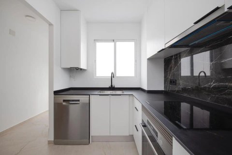 Huoneisto myytävänä Alicante, Espanja, 3 makuuhuonetta, 90 m2 No. 196965 - kuva 13