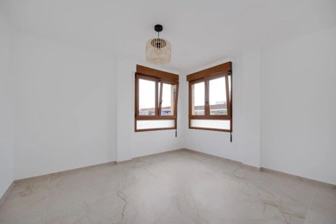 Huoneisto myytävänä Alicante, Espanja, 3 makuuhuonetta, 90 m2 No. 196965 - kuva 23