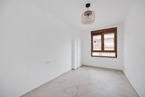 Huoneisto myytävänä Alicante, Espanja, 3 makuuhuonetta, 90 m2 No. 196965 - kuva 16