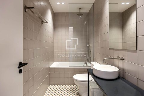 Lägenhet till salu i Barcelona, Spanien 2 sovrum, 71 kvm. Nr. 150404 - foto 28