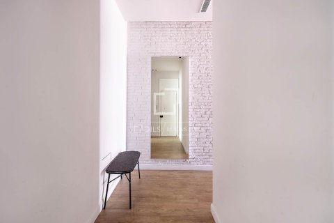 Lägenhet till salu i Barcelona, Spanien 2 sovrum, 71 kvm. Nr. 150404 - foto 18