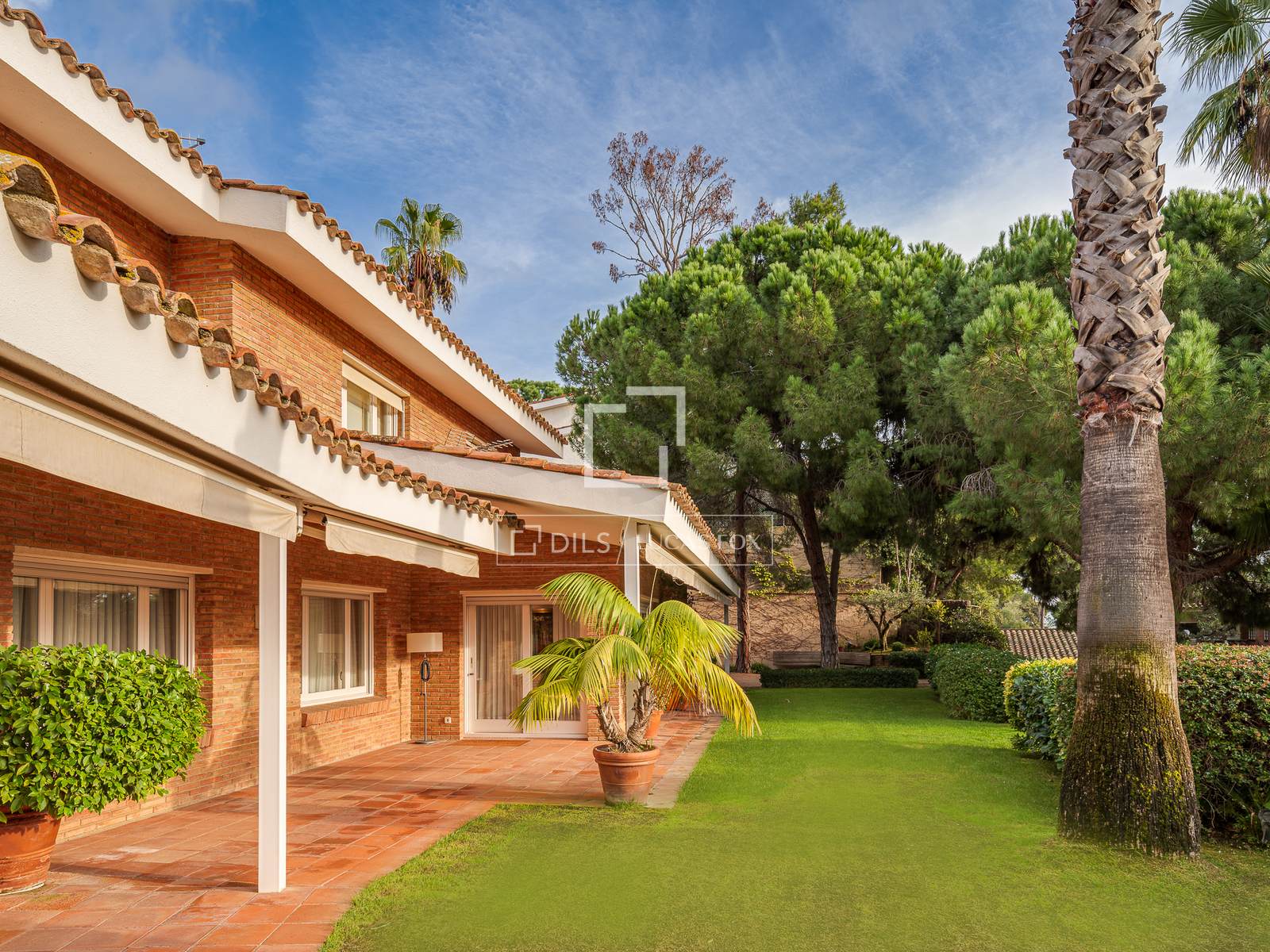 Villa a Premia De Dalt, Barcelona, Spagna 6 camere da letto, 429 mq. N° 150398