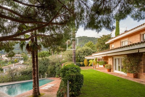 Villa in Premia De Dalt, Barcelona, Spain 6 bedrooms, 429 sq.m. No. 150398