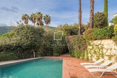 Villa for sale in Premia De Dalt, Barcelona, Spain 6 bedrooms, 429 sq.m. No. 150398 - photo 4