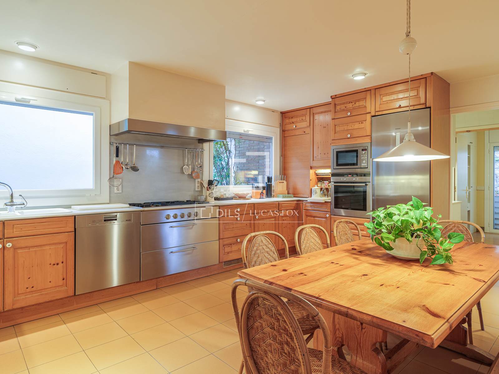 Villa a Premia De Dalt, Barcelona, Spagna 6 camere da letto, 429 mq. N° 150398