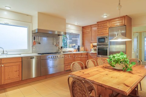 Villa for sale in Premia De Dalt, Barcelona, Spain 6 bedrooms, 429 sq.m. No. 150398 - photo 19
