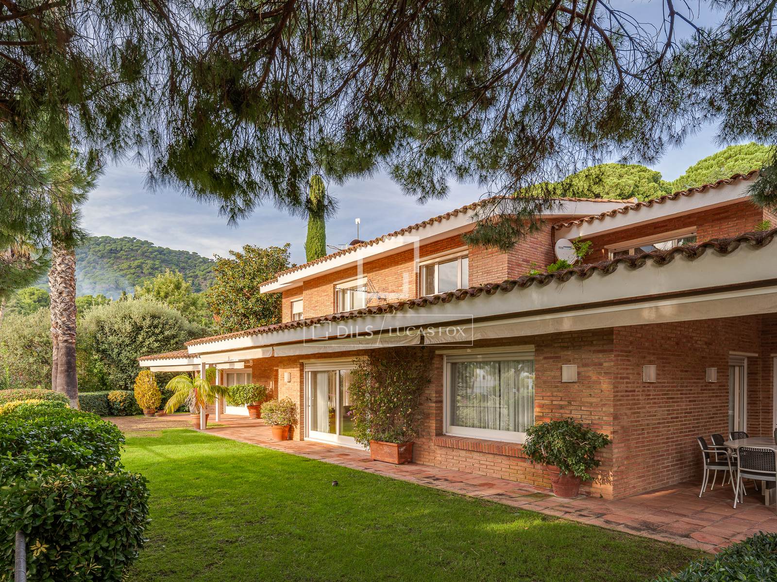 Villa a Premia De Dalt, Barcelona, Spagna 6 camere da letto, 429 mq. N° 150398