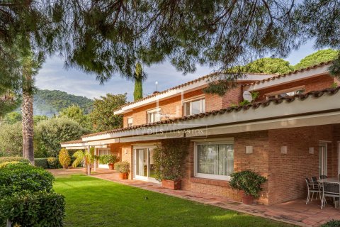 Villa for sale in Premia De Dalt, Barcelona, Spain 6 bedrooms, 429 sq.m. No. 150398 - photo 24