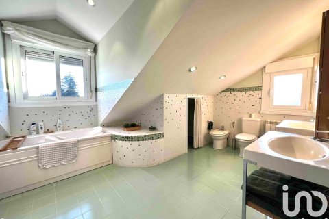 Hus till salu i Bergondo, A Coruna, Spanien 4 sovrum, 437 kvm. Nr. 153832 - foto 24