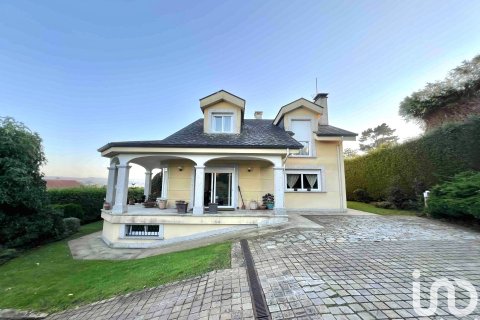 Hus till salu i Bergondo, A Coruna, Spanien 4 sovrum, 437 kvm. Nr. 153832 - foto 4