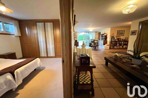 Hus till salu i Bergondo, A Coruna, Spanien 4 sovrum, 437 kvm. Nr. 153832 - foto 17