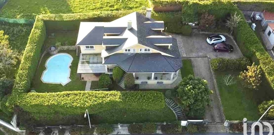 Hus i Bergondo, A Coruna, Spanien 4 sovrum, 437 kvm. Nr. 153832