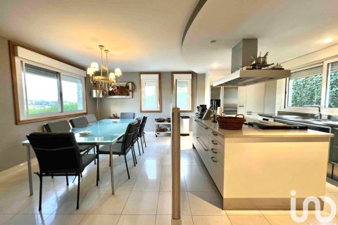 Hus till salu i Bergondo, A Coruna, Spanien 4 sovrum, 437 kvm. Nr. 153832 - foto 9