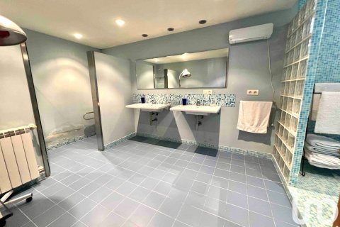 Hus till salu i Bergondo, A Coruna, Spanien 4 sovrum, 437 kvm. Nr. 153832 - foto 14