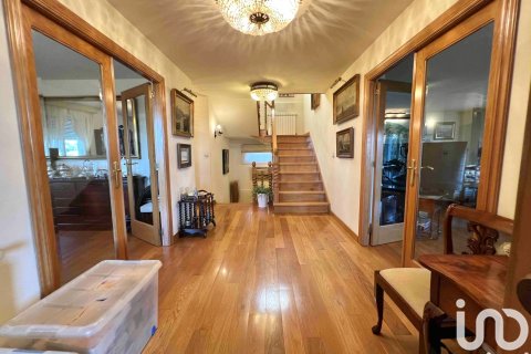 Hus till salu i Bergondo, A Coruna, Spanien 4 sovrum, 437 kvm. Nr. 153832 - foto 21