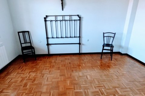 Māja pārdošanā San Justo de la Vega, Leon, Spānijā 4 istabas, 241 m2 Nr. 153831 - attēls 6