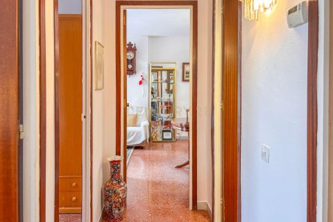 Apartment for sale in Esplugues de Llobregat, Barcelona, Spain 3 bedrooms, 98 sq.m. No. 195282 - photo 26
