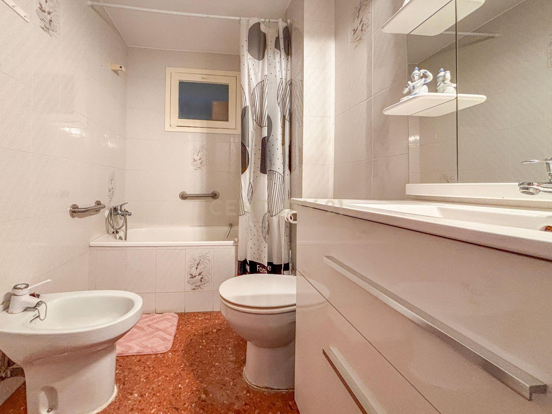 Apartment à Esplugues de Llobregat, Barcelona, Espagne 3 chambres, 98 m2 No. 195282