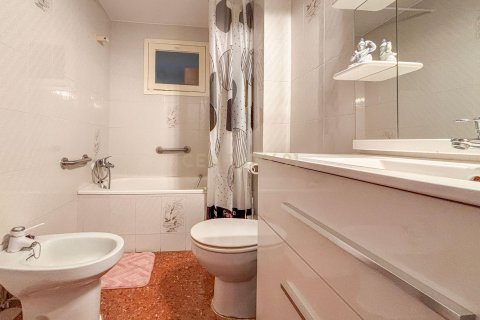 Apartment for sale in Esplugues de Llobregat, Barcelona, Spain 3 bedrooms, 98 sq.m. No. 195282 - photo 18