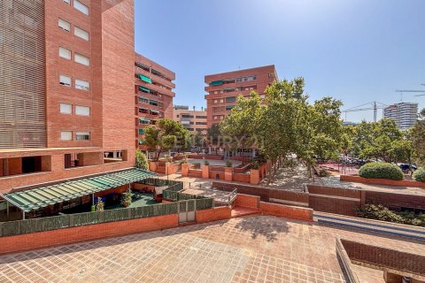 Apartment for sale in Esplugues de Llobregat, Barcelona, Spain 3 bedrooms, 98 sq.m. No. 195282 - photo 27