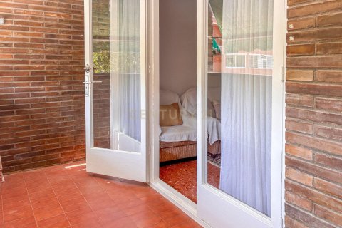 Apartment for sale in Esplugues de Llobregat, Barcelona, Spain 3 bedrooms, 98 sq.m. No. 195282 - photo 13
