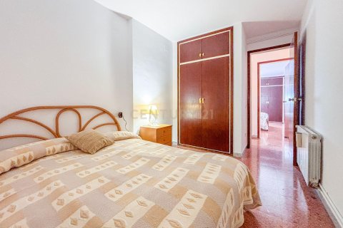 Apartment for sale in Esplugues de Llobregat, Barcelona, Spain 3 bedrooms, 98 sq.m. No. 195282 - photo 22