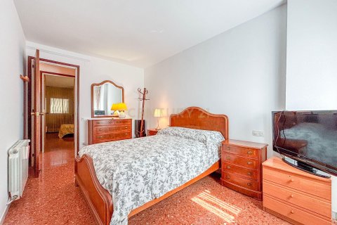Apartment for sale in Esplugues de Llobregat, Barcelona, Spain 3 bedrooms, 98 sq.m. No. 195282 - photo 3