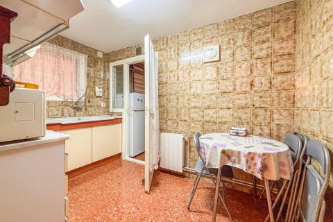 Apartment for sale in Esplugues de Llobregat, Barcelona, Spain 3 bedrooms, 98 sq.m. No. 195282 - photo 4