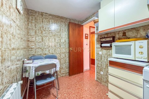 Apartment for sale in Esplugues de Llobregat, Barcelona, Spain 3 bedrooms, 98 sq.m. No. 195282 - photo 5
