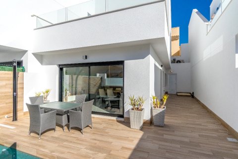 Townhouse for sale in San Pedro del Pinatar, Murcia, Spain 3 bedrooms, 133 sq.m. No. 195279 - photo 17
