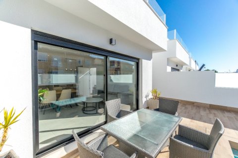 Townhouse for sale in San Pedro del Pinatar, Murcia, Spain 3 bedrooms, 133 sq.m. No. 195279 - photo 3