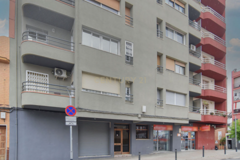 Apartment in Mataro, Barcelona, Spain 2 bedrooms, 80 sq.m. No. 195285